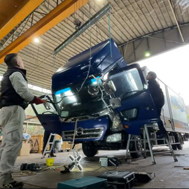 日野レンジャー（FD8J）キャブマウントブラケット(キャブマウントブッシュ)交換